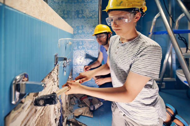 Best Emergency Mold Remediation  in Martins Ferry, OH